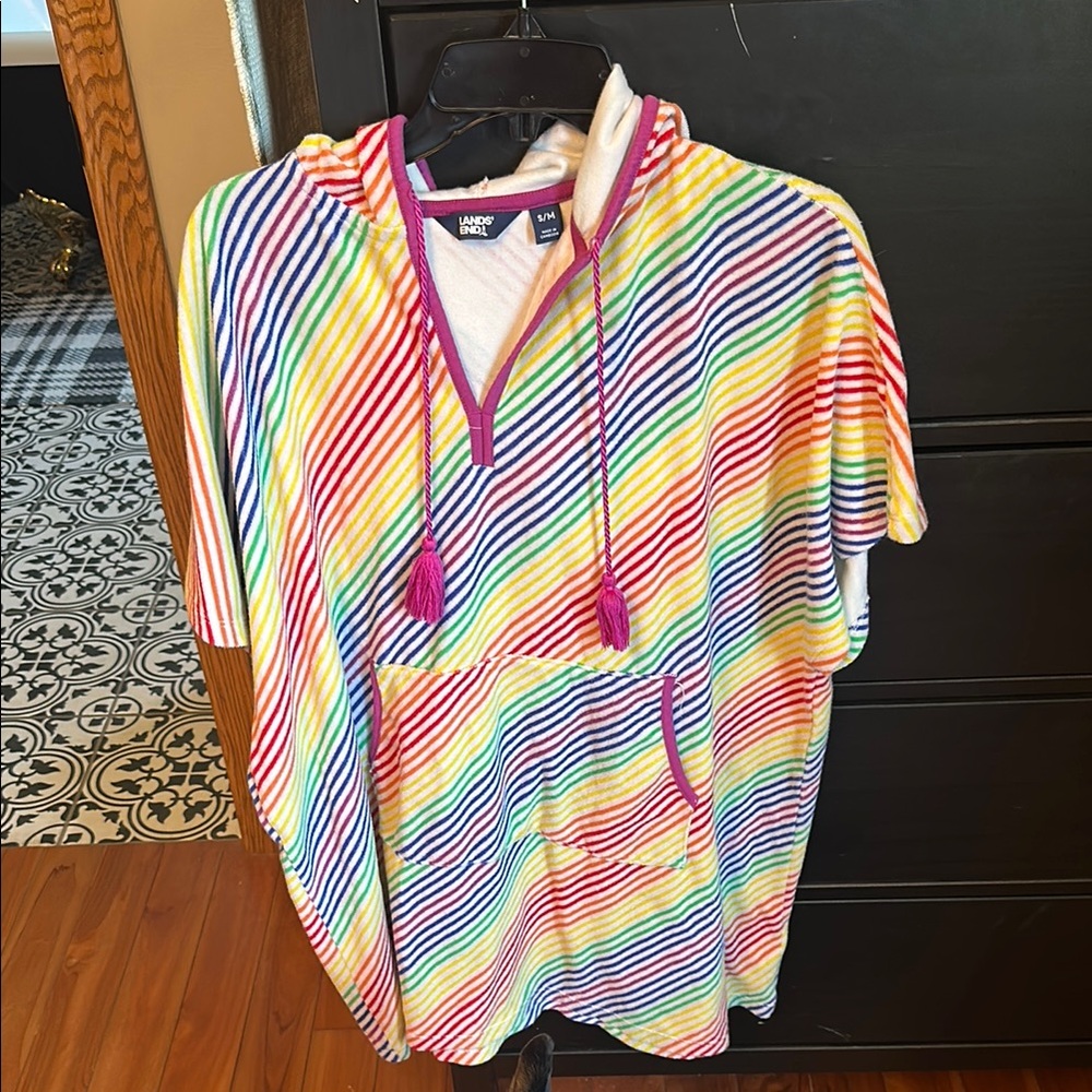 Gently worn Lands End hooded coverup; sz S/M